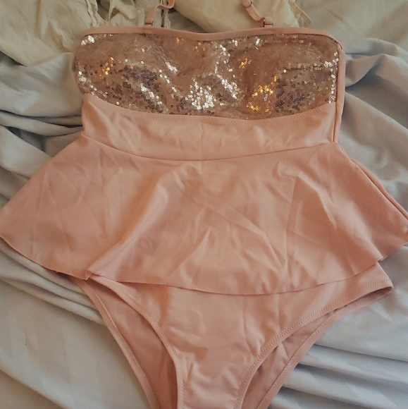 Tankini - Picture 1 of 2